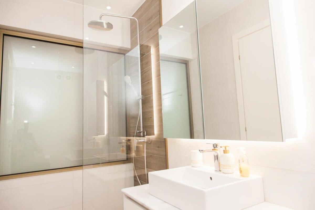 Comfortable 2 Bd Apt Near Sintagma Square Athens Exterior photo